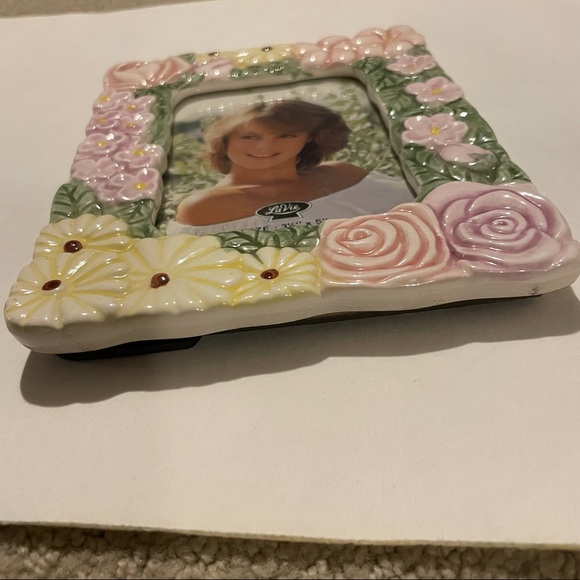 Vintage LaVie ceramic photo frame. Painted floral motif - Picture 2 of 9